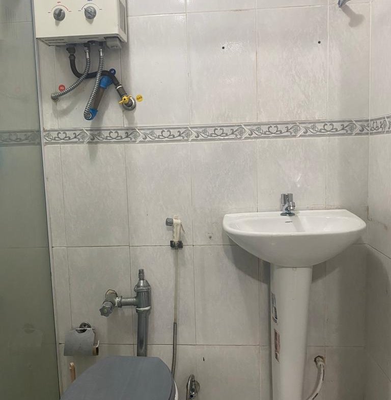 768