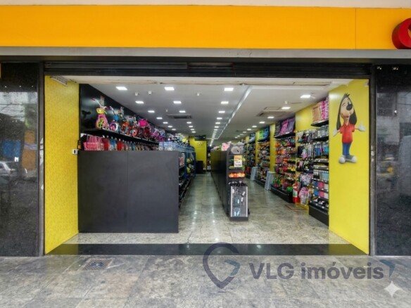 Loja / Sal&atilde;o / Ponto Comercial para alugar, 595m&sup2; &ndash; Madureira