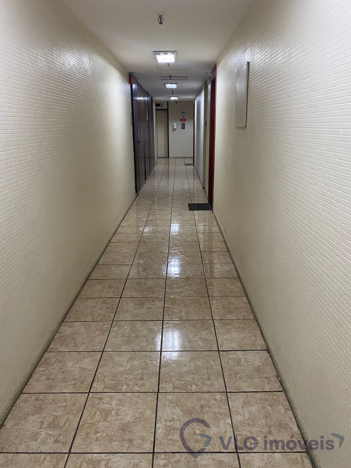 corredor 1 Conjunto Comercial / Sala para alugar, 27m² – Centro