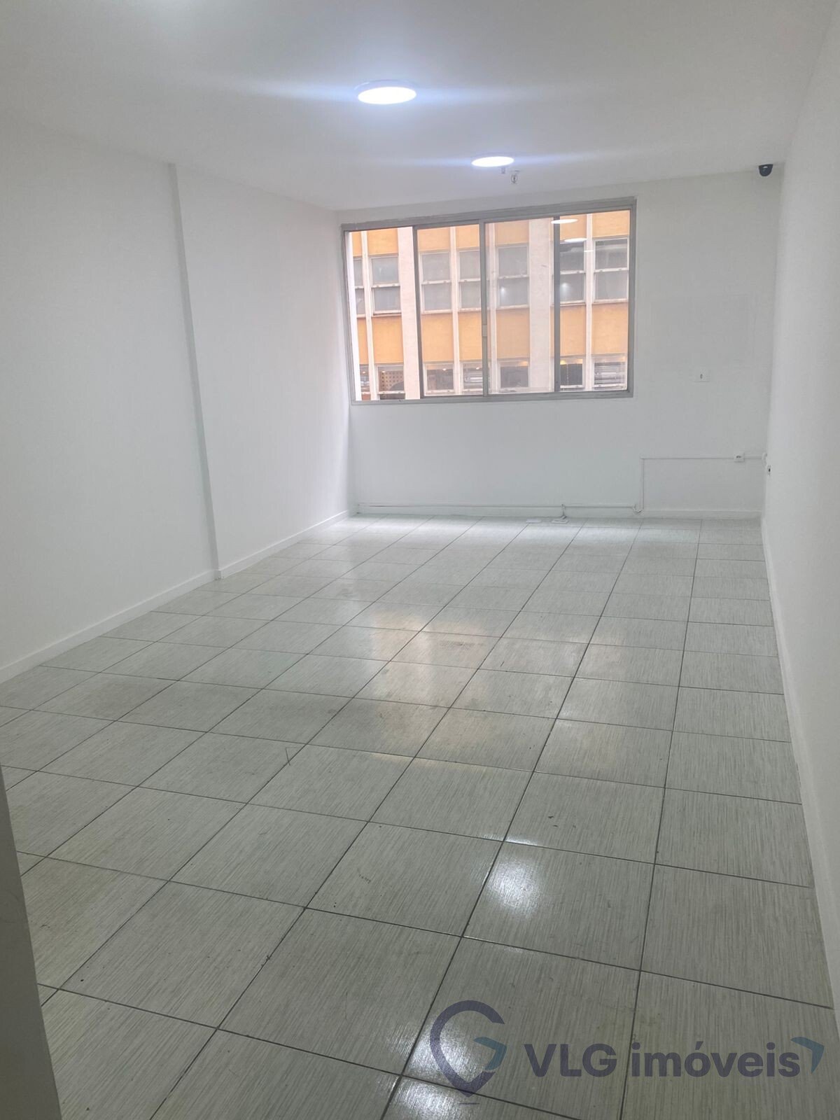 sala 6 Conjunto Comercial / Sala para alugar, 27m² – Centro