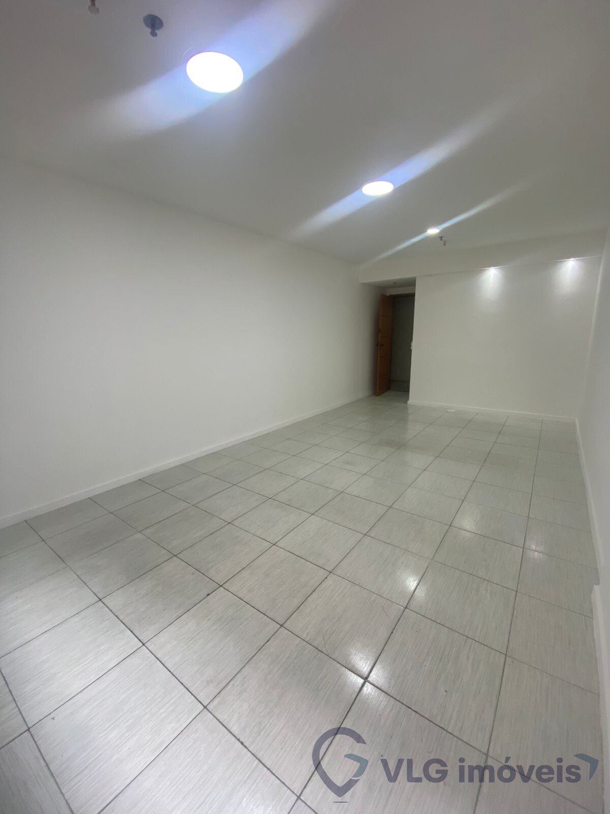 sala 7 Conjunto Comercial / Sala para alugar, 27m² – Centro