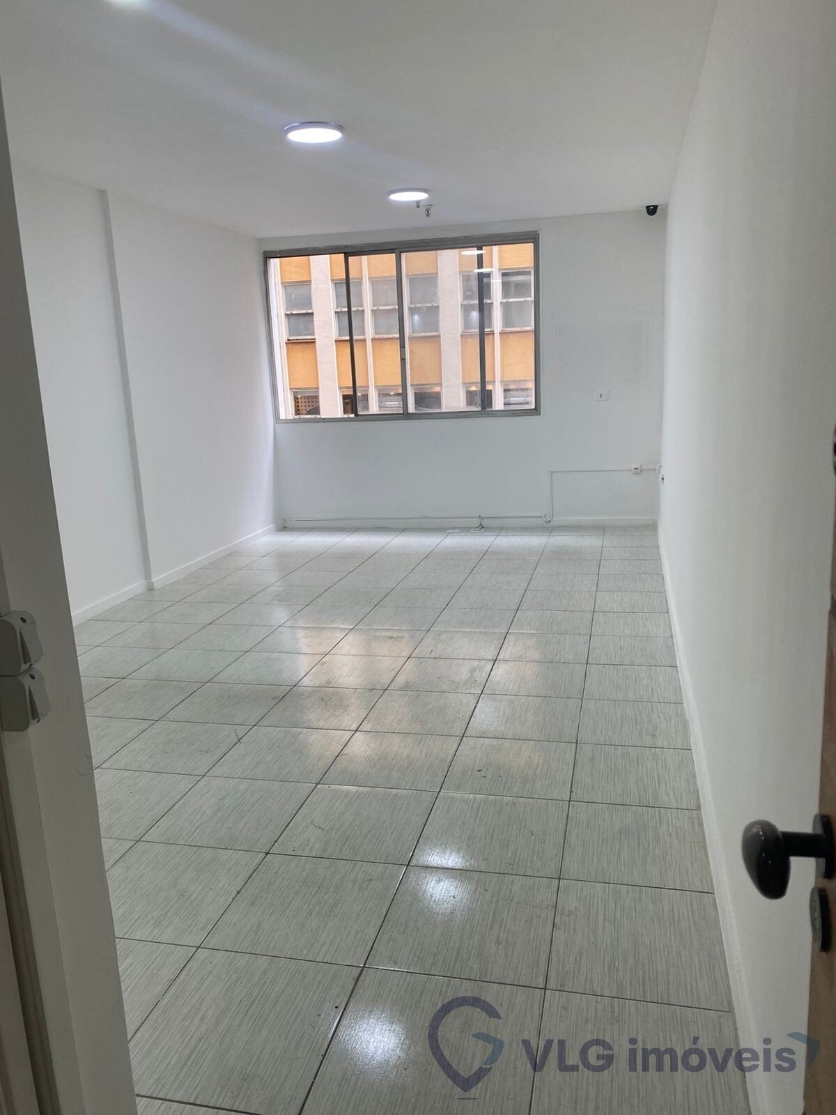 sala Conjunto Comercial / Sala para alugar, 27m² – Centro