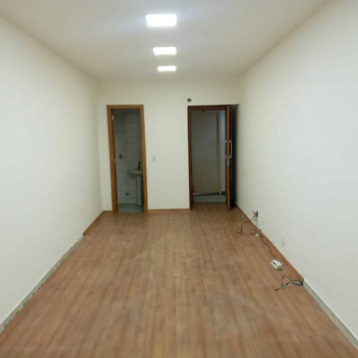 foto-1-de-sala-comercial-para-venda-ou-aluguel-28m-em-centro-rio-de-janeiro